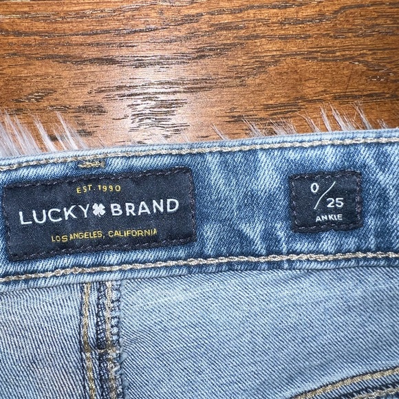 Lucky brand BRIDGETTE SKINNY Distressed/Ripped Denim Jeans Size 0/25. Light wash - Picture 4 of 10